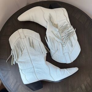 Laredo Vintage Fringe White leather Western Cowboy Boot - Ladies Size 8 - GUC+